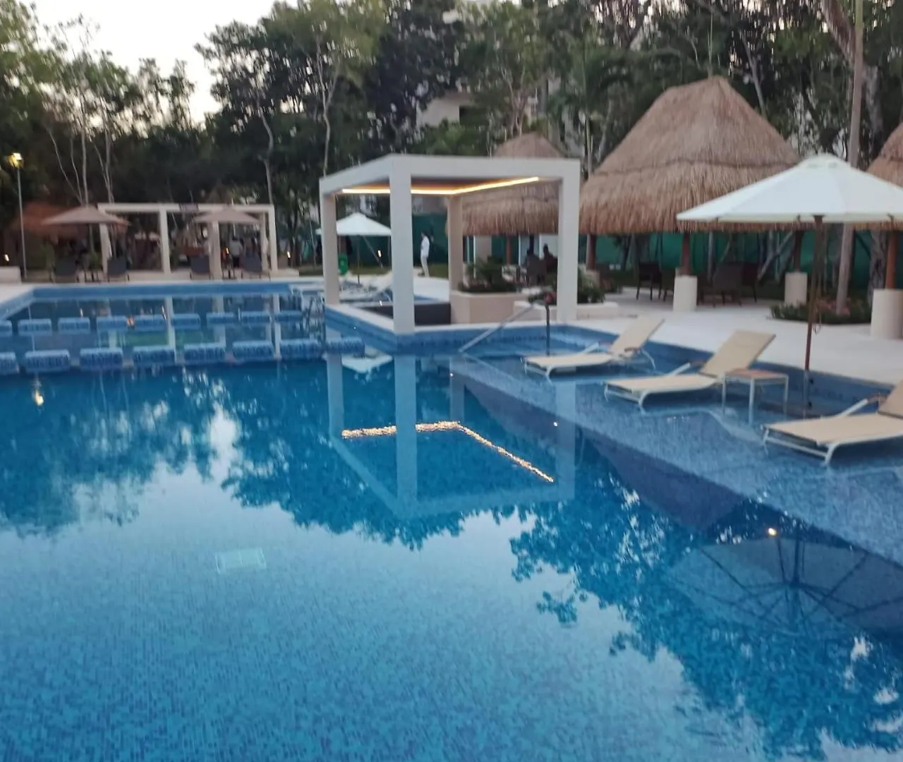 Comfortable And Attractive Puerto Morelos Apartment